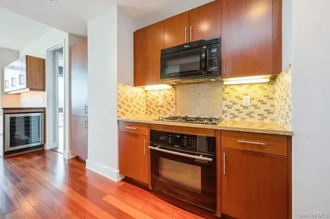 175 Huguenot Street New Rochelle NY 10801