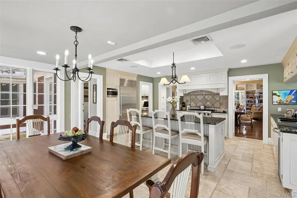 39 Cherry Lane Syosset NY 11791