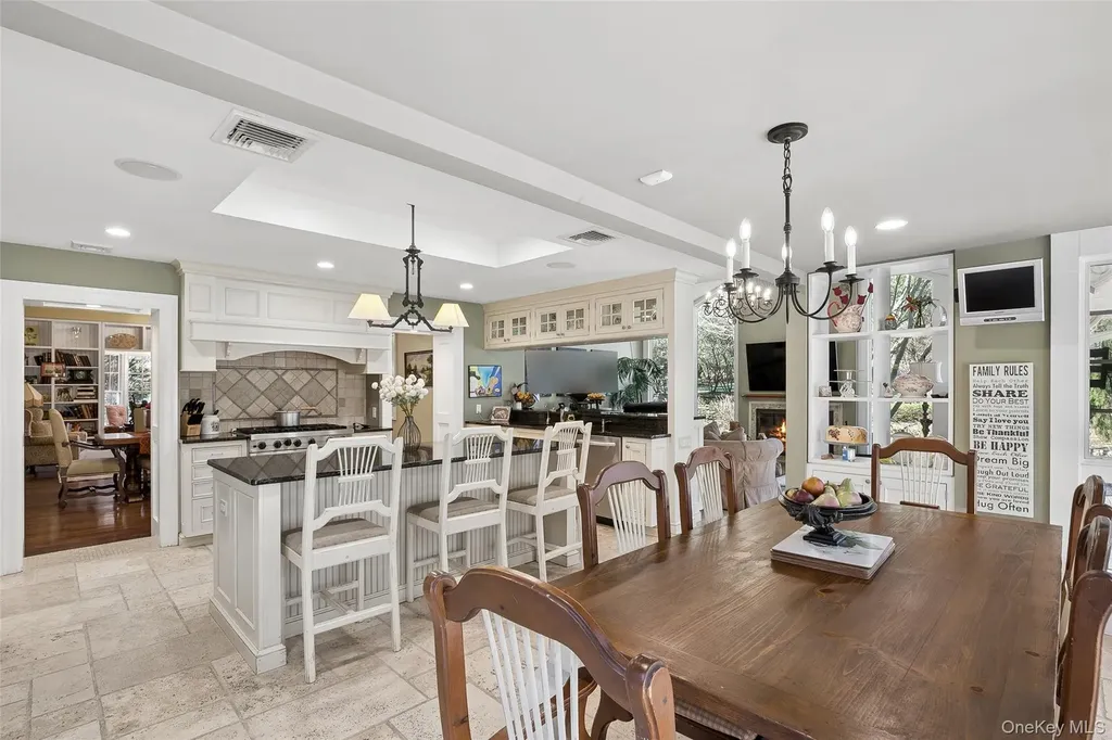 39 Cherry Lane Syosset NY 11791