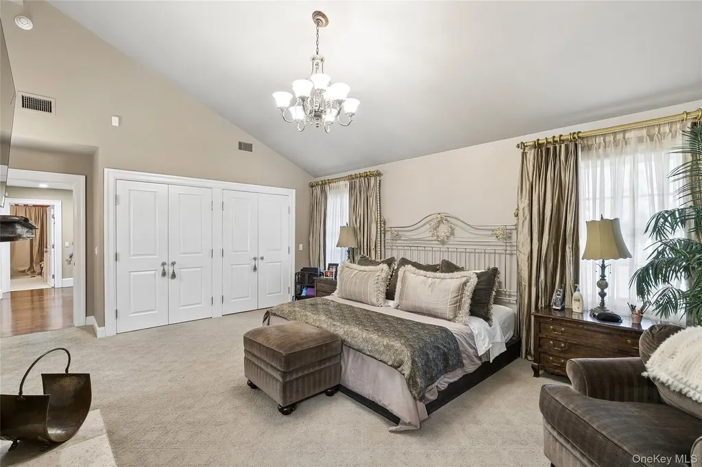 39 Cherry Lane Syosset NY 11791