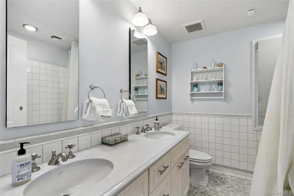 39 Cherry Lane Syosset NY 11791
