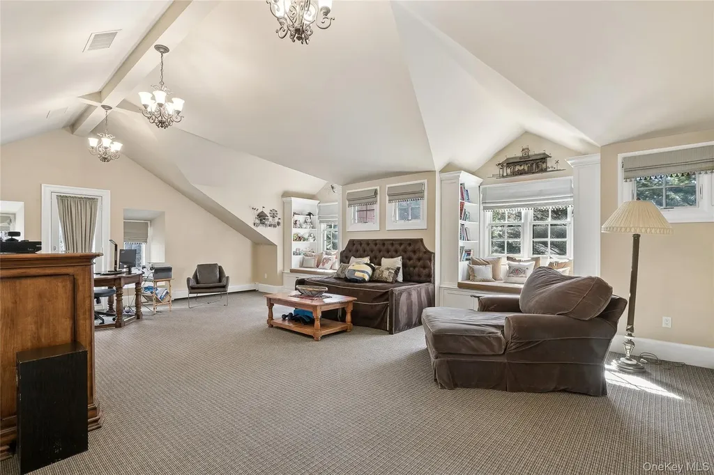 39 Cherry Lane Syosset NY 11791
