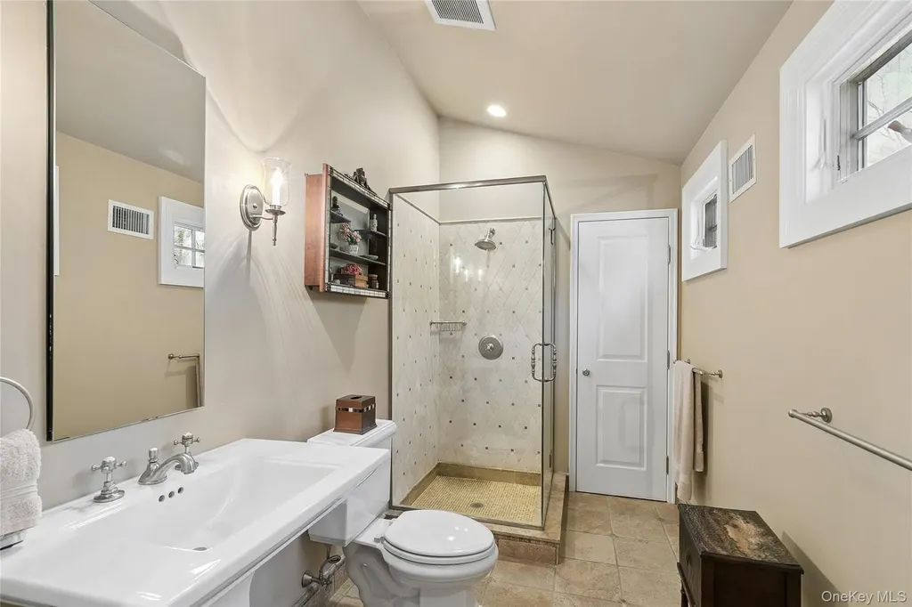 39 Cherry Lane Syosset NY 11791