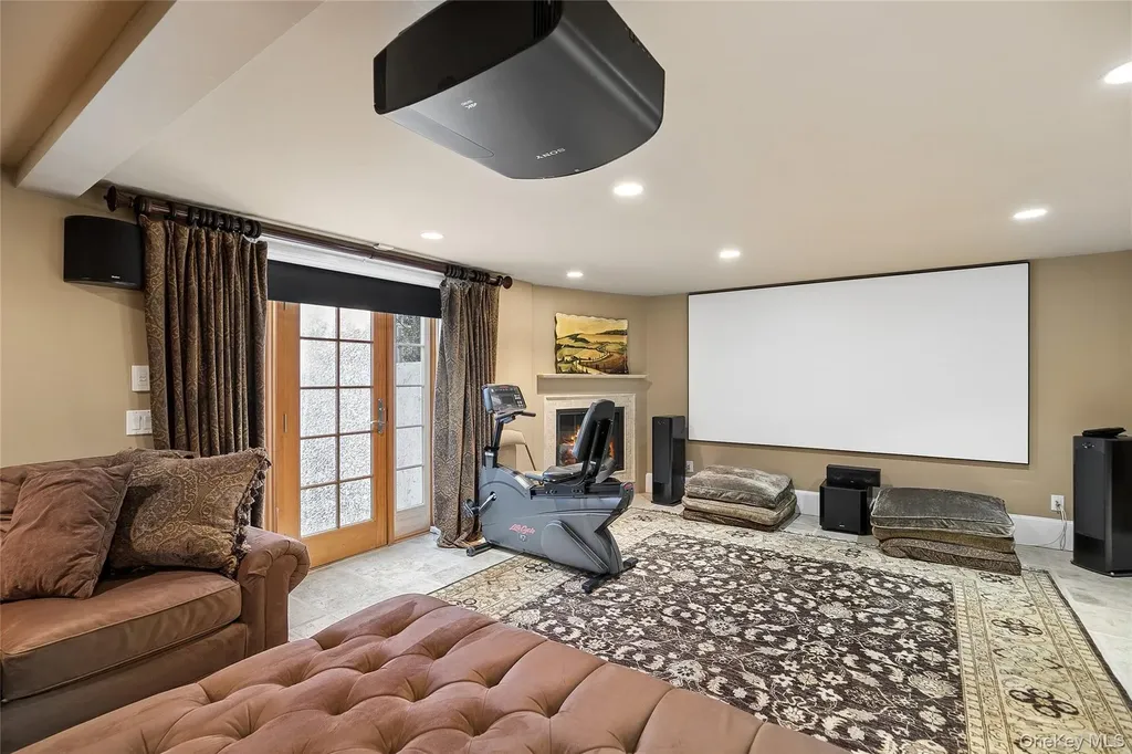 39 Cherry Lane Syosset NY 11791