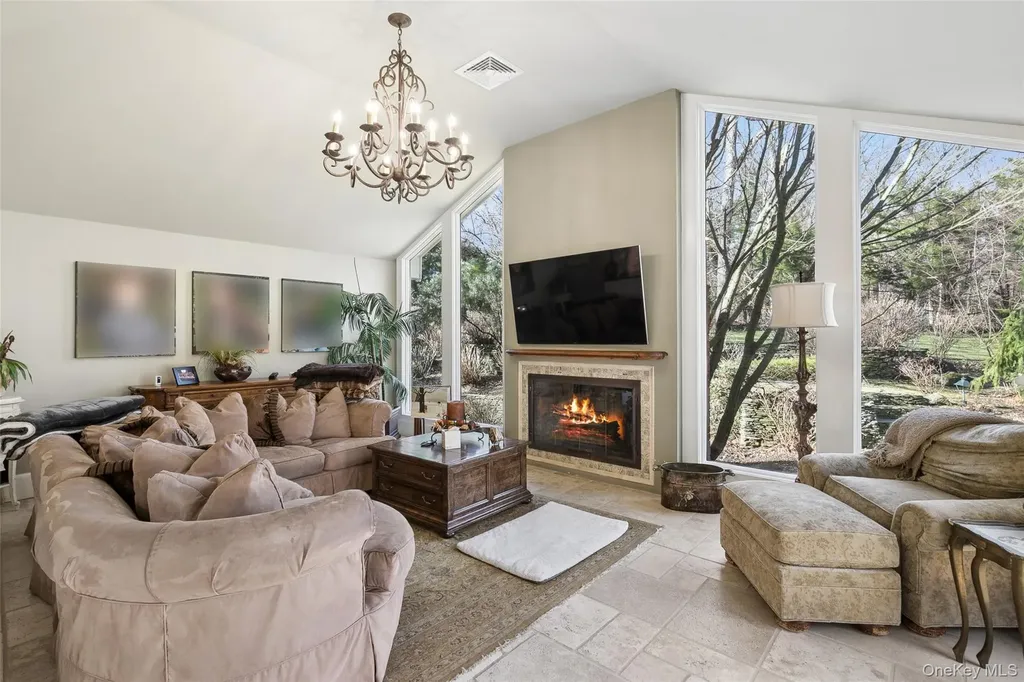 39 Cherry Lane Syosset NY 11791