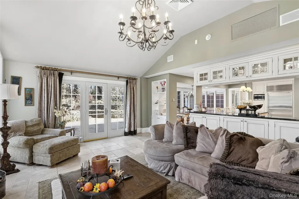 39 Cherry Lane Syosset NY 11791