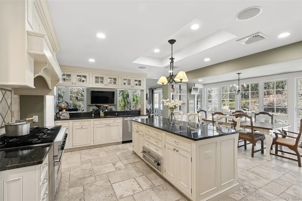 39 Cherry Lane Syosset NY 11791