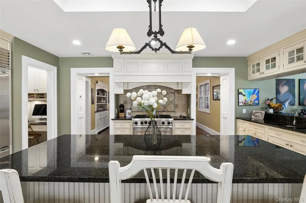 39 Cherry Lane Syosset NY 11791