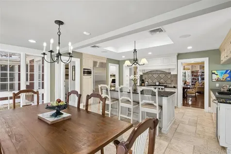 39 Cherry Lane Syosset NY 11791