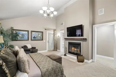 39 Cherry Lane Syosset NY 11791