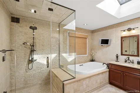 39 Cherry Lane Syosset NY 11791