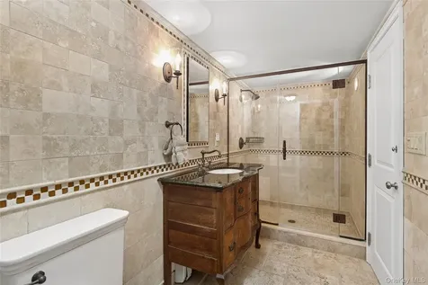 39 Cherry Lane Syosset NY 11791