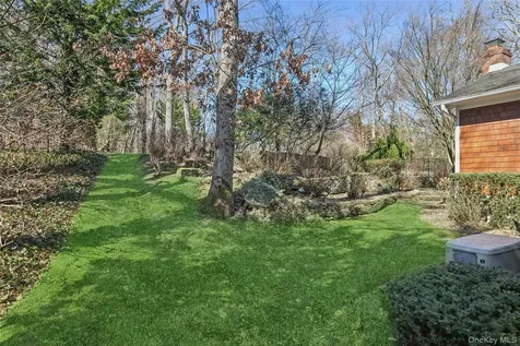 39 Cherry Lane Syosset NY 11791