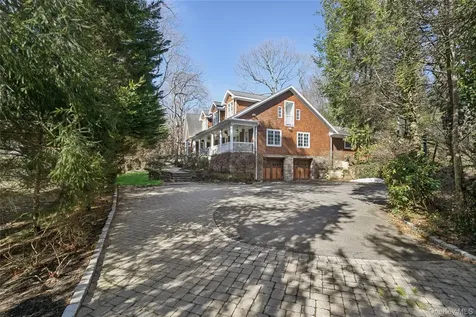 39 Cherry Lane Syosset NY 11791
