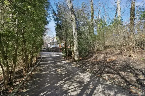 39 Cherry Lane Syosset NY 11791