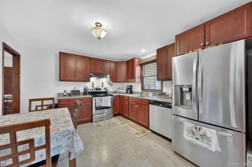 32 Sachson Place Wappingers Falls NY 12590