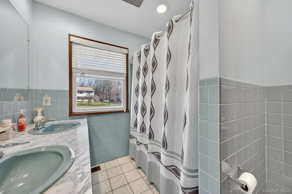 32 Sachson Place Wappingers Falls NY 12590