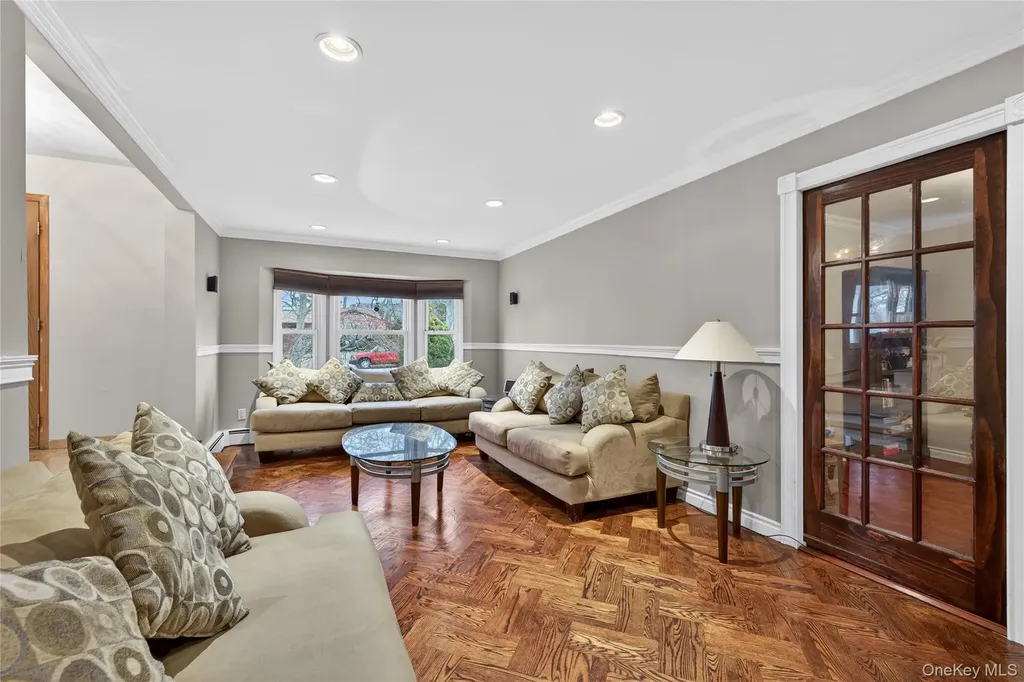 11 Dorchester Drive Coram NY 11727