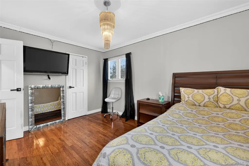 11 Dorchester Drive Coram NY 11727