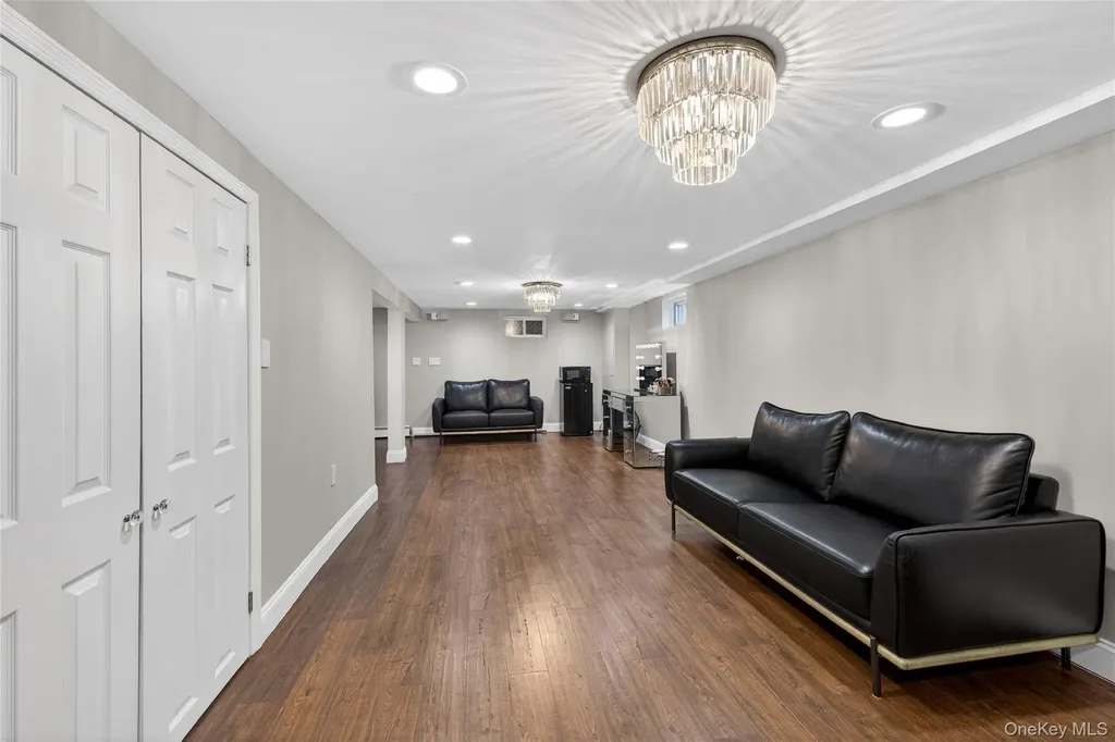 11 Dorchester Drive Coram NY 11727
