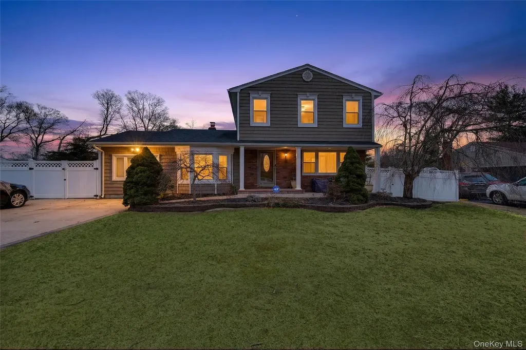 11 Dorchester Drive Coram NY 11727