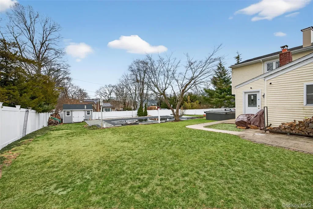 11 Dorchester Drive Coram NY 11727