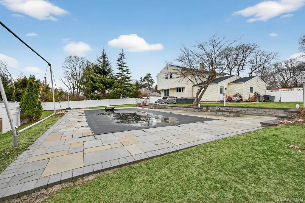 11 Dorchester Drive Coram NY 11727