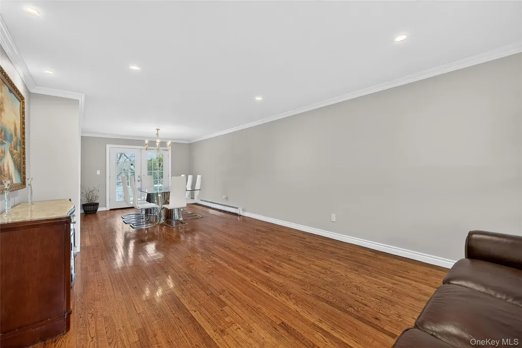 11 Dorchester Drive Coram NY 11727