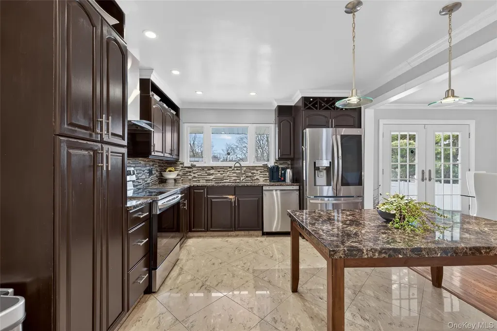 11 Dorchester Drive Coram NY 11727
