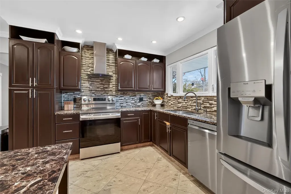 11 Dorchester Drive Coram NY 11727