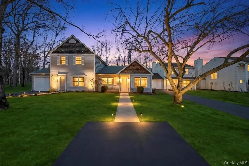 13 Mallard Path Coram NY 11727