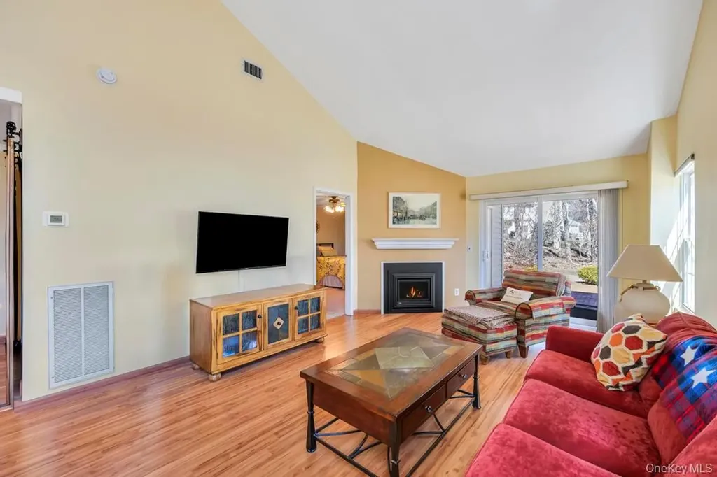 13 Mallard Path Coram NY 11727
