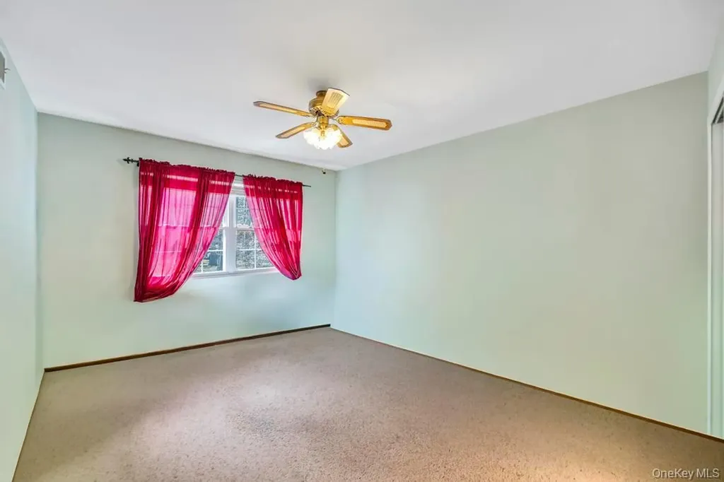 13 Mallard Path Coram NY 11727