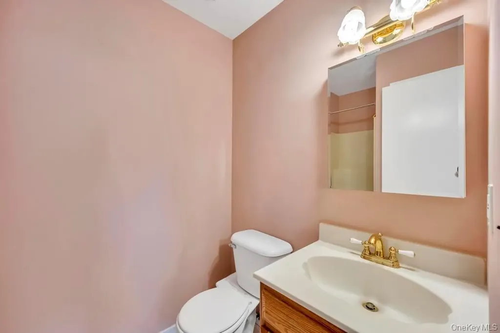 13 Mallard Path Coram NY 11727