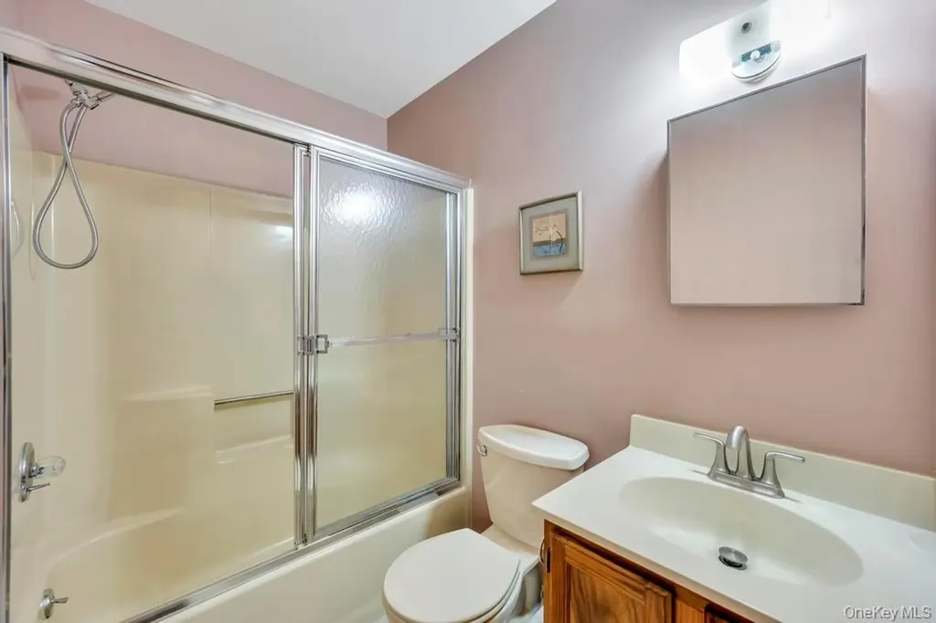 13 Mallard Path Coram NY 11727