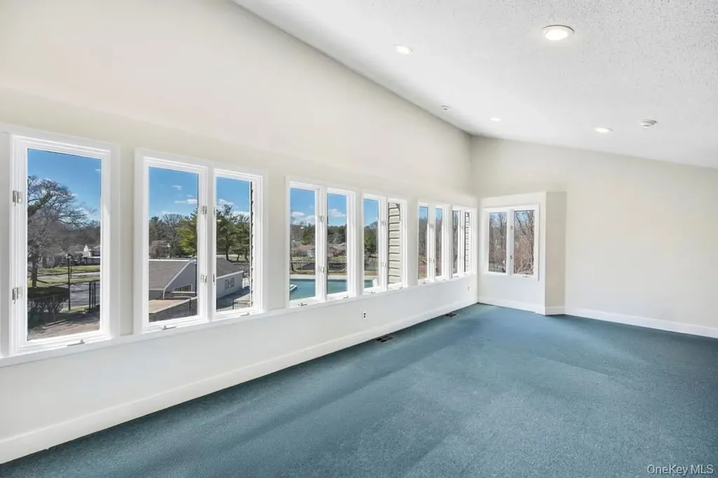 13 Mallard Path Coram NY 11727