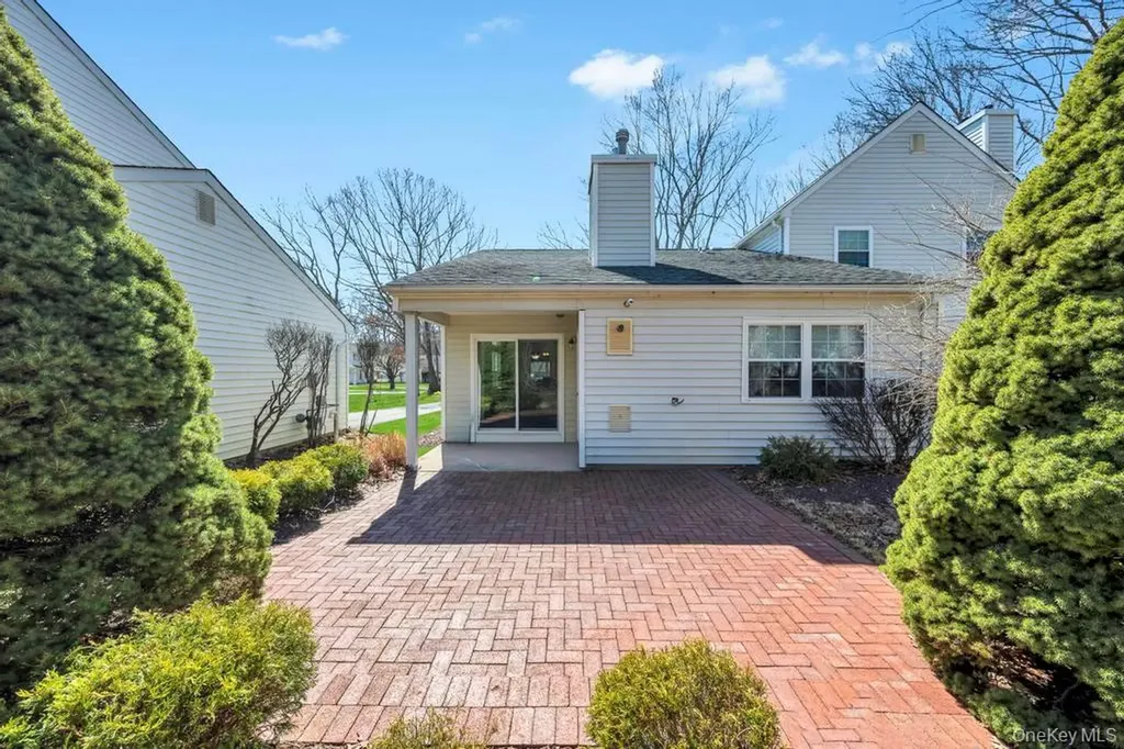 13 Mallard Path Coram NY 11727