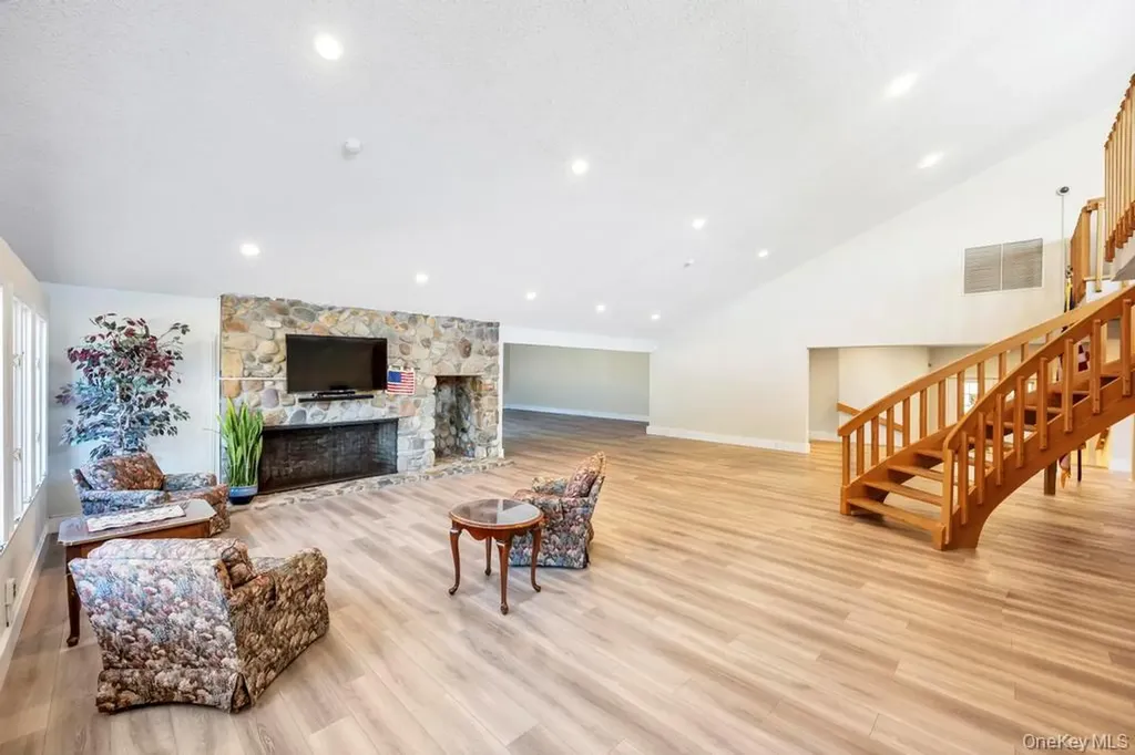 13 Mallard Path Coram NY 11727