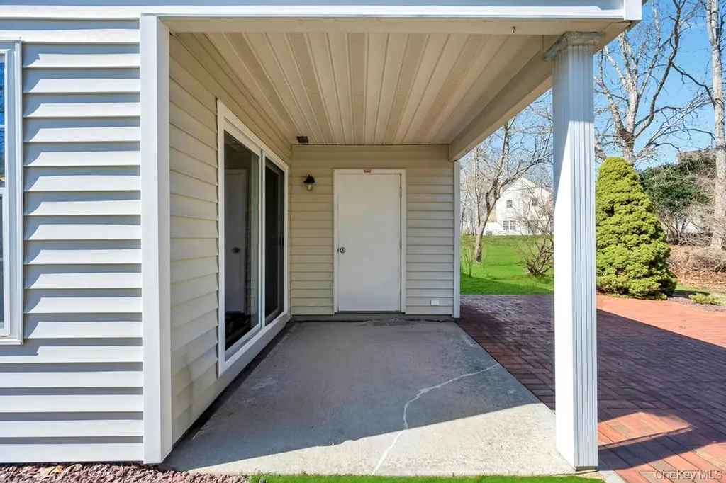 13 Mallard Path Coram NY 11727