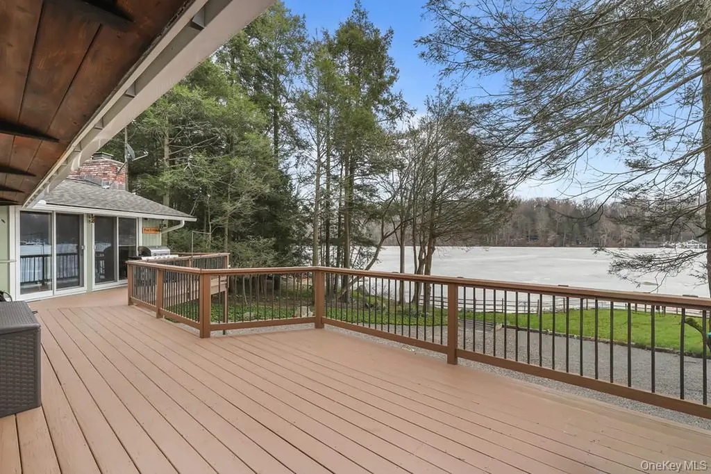 58 Twin Lakes Road South Salem NY 10590