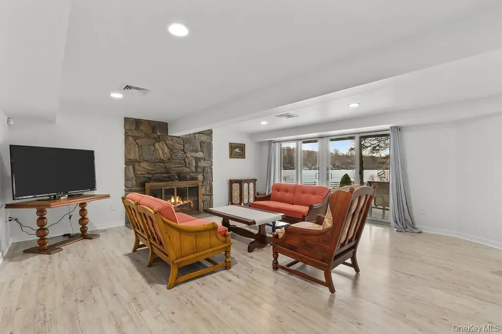 58 Twin Lakes Road South Salem NY 10590