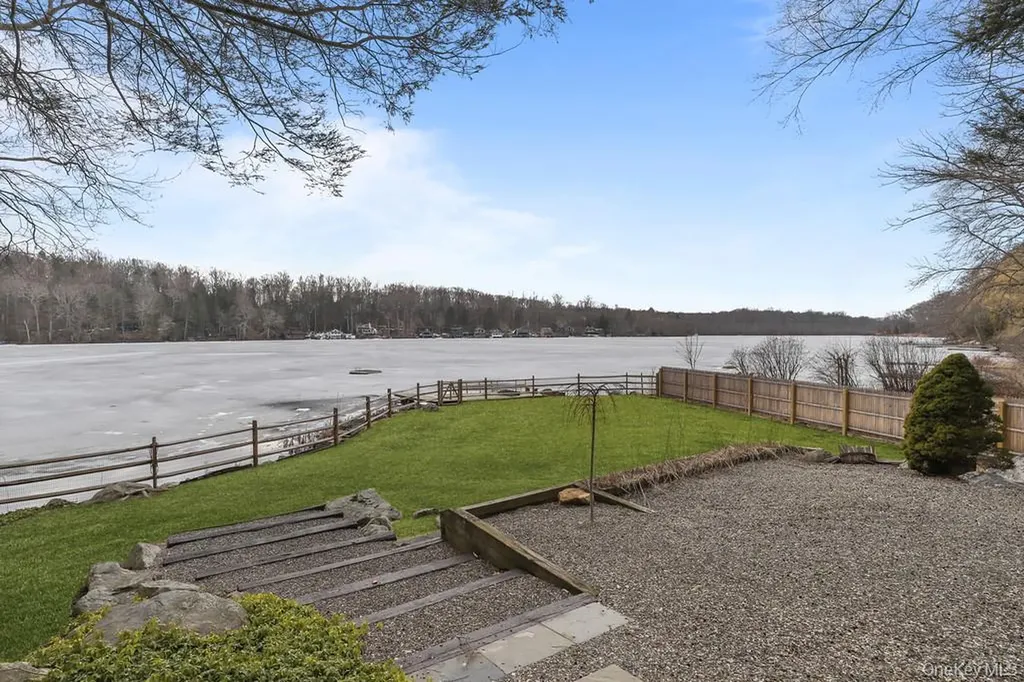 58 Twin Lakes Road South Salem NY 10590