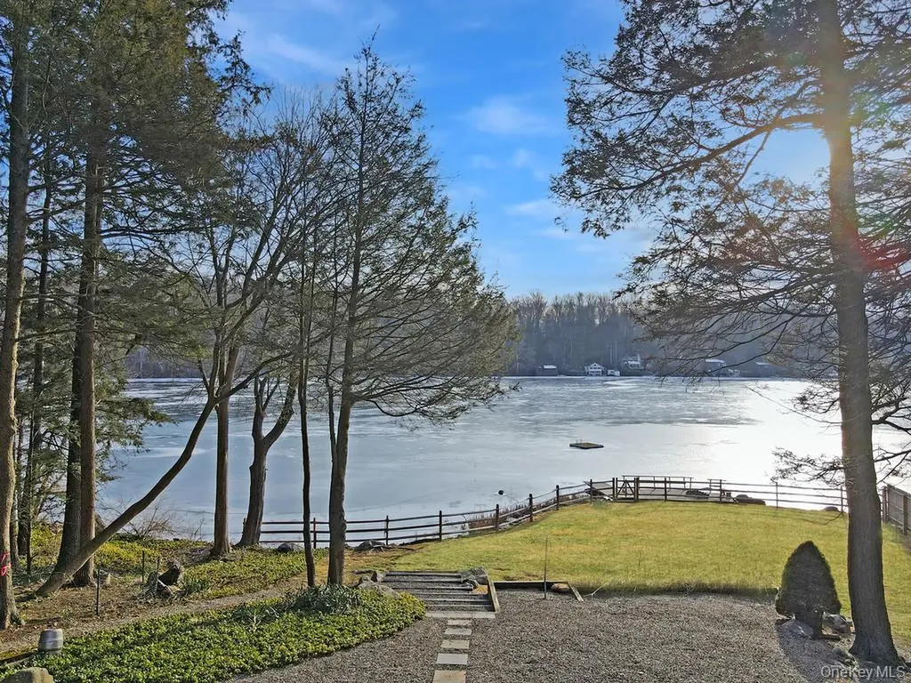 58 Twin Lakes Road South Salem NY 10590