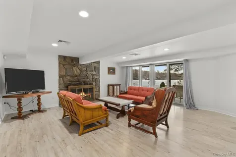 58 Twin Lakes Road South Salem NY 10590