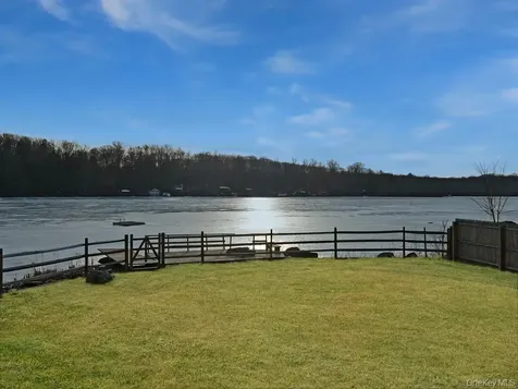 58 Twin Lakes Road South Salem NY 10590
