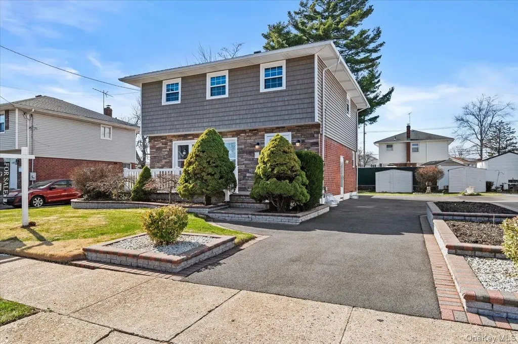 55 Harriet Avenue Hempstead NY 11550