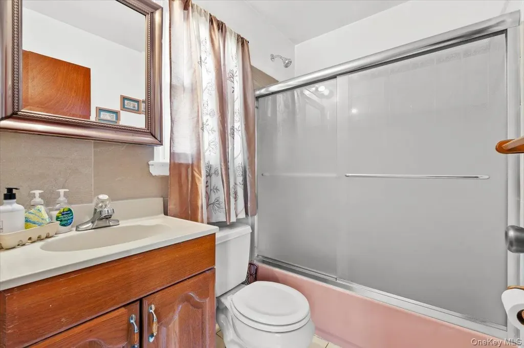 55 Harriet Avenue Hempstead NY 11550