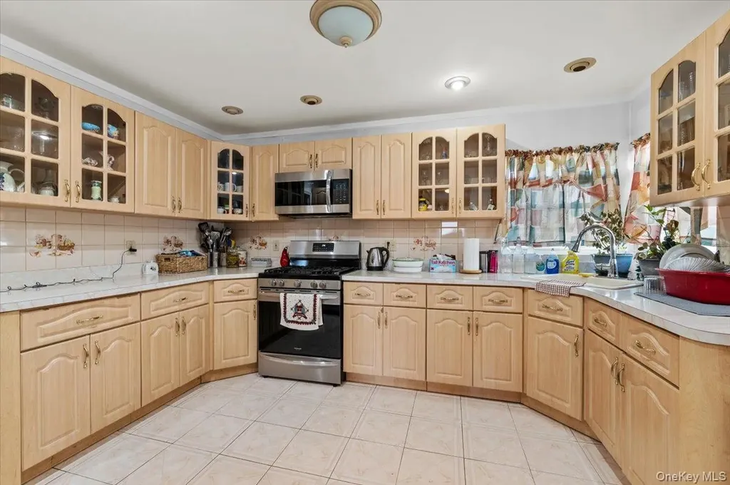 55 Harriet Avenue Hempstead NY 11550