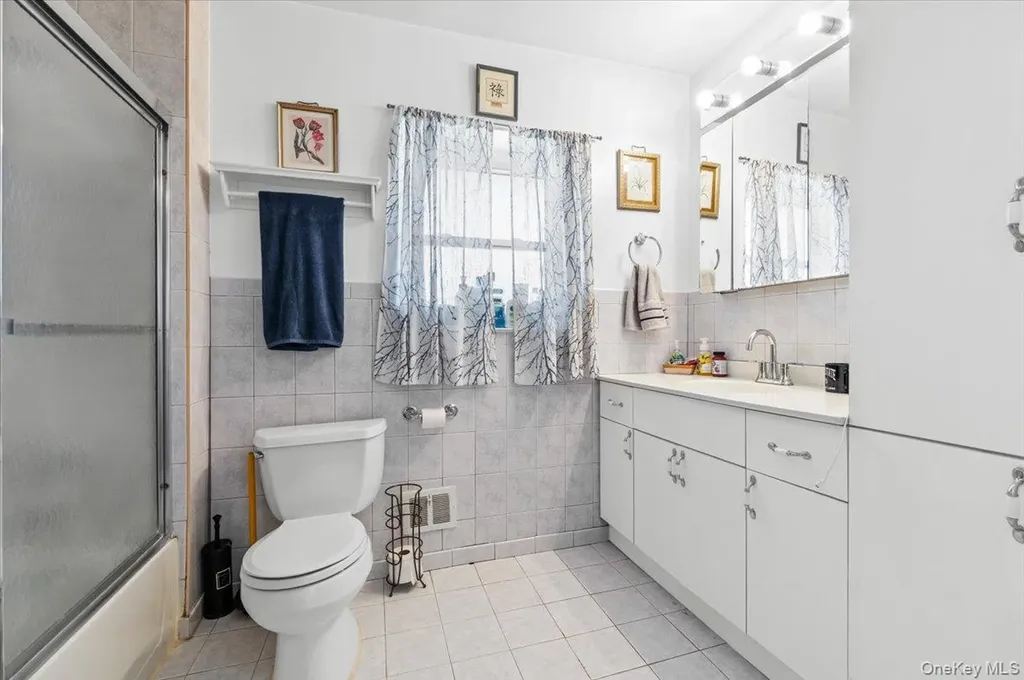 55 Harriet Avenue Hempstead NY 11550
