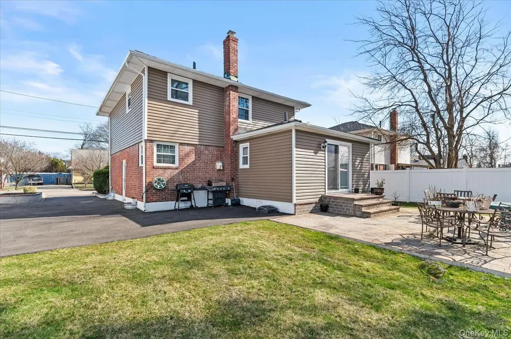 55 Harriet Avenue Hempstead NY 11550